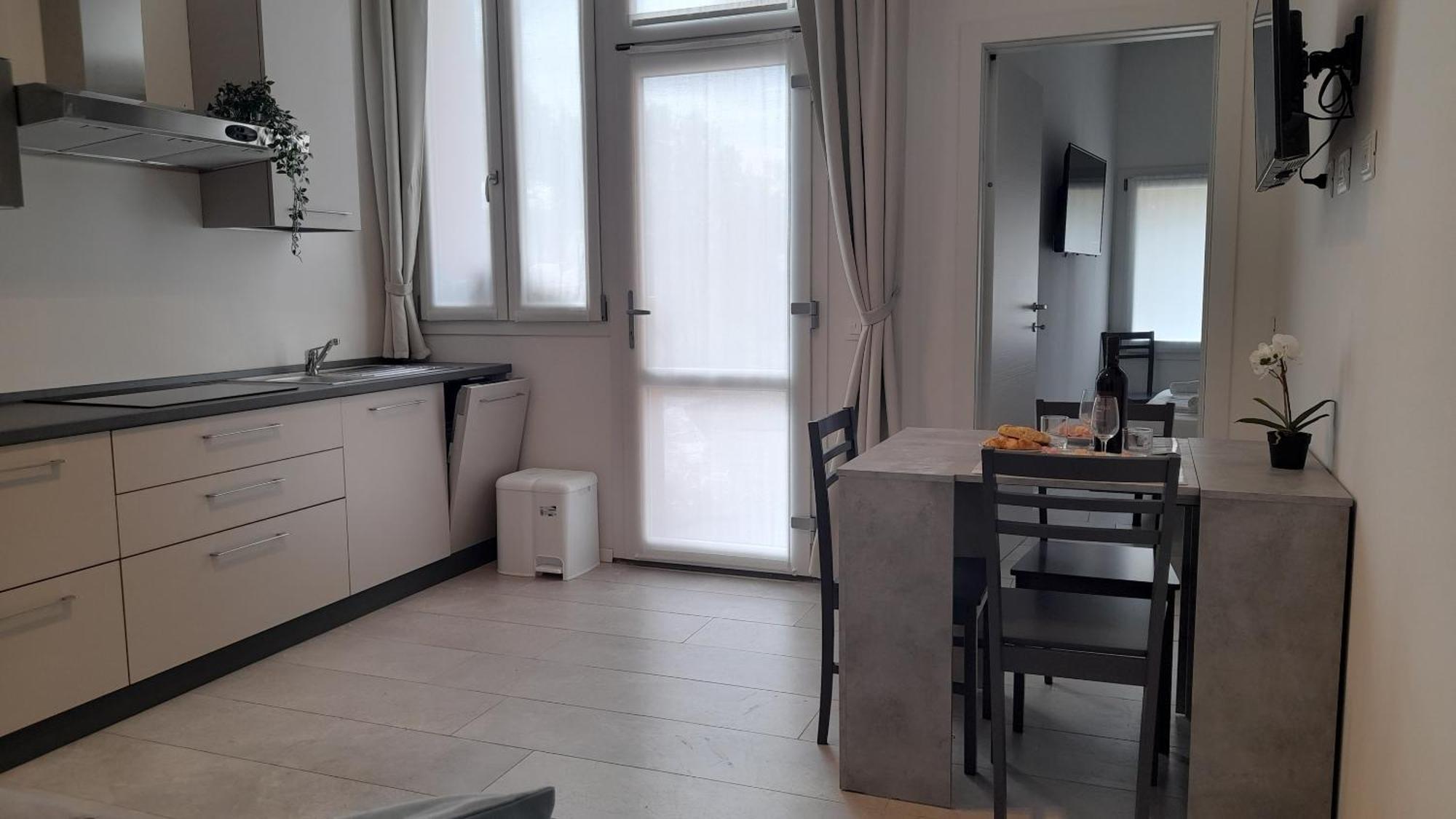 Quiet Apartment - Twa โบโลญญา ภายนอก รูปภาพ
